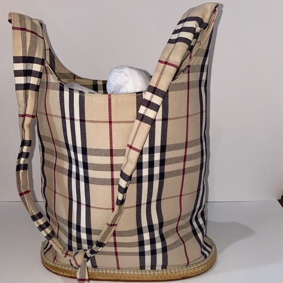 Authentic Burberry bag 🔥🔥 - Picture 2 of 11